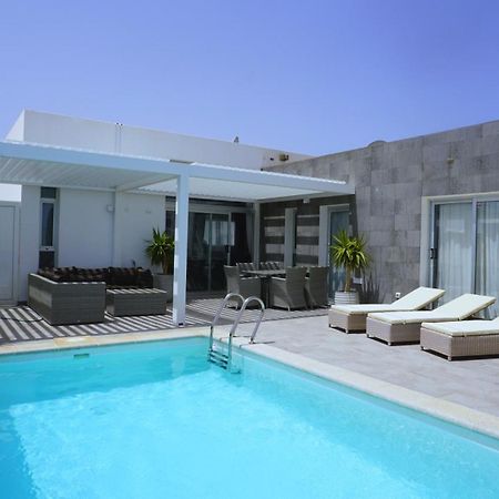 Villa Patricia Playa Blanca Exterior photo