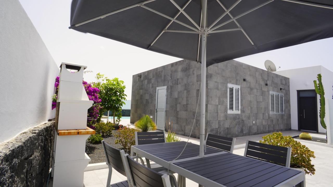 Villa Patricia Playa Blanca Exterior photo