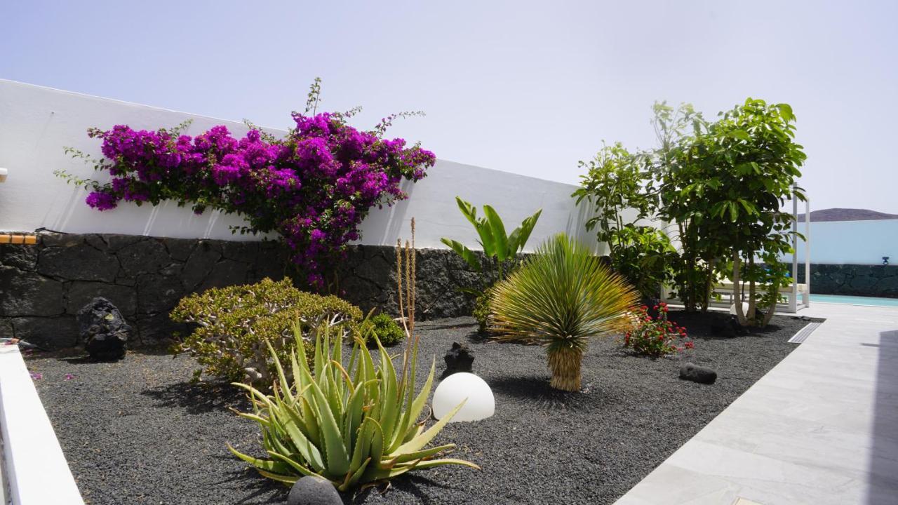 Villa Patricia Playa Blanca Exterior photo